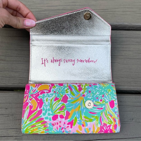 Lilly Pulitzer Collapsible Sunglass Spot Ya Case It’s Always Sunny Somewhere main image 4